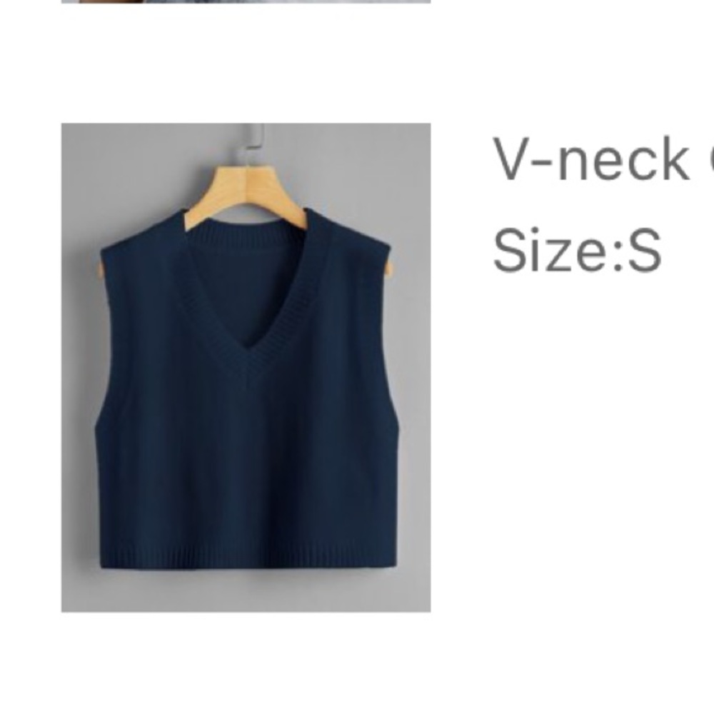 V-neck classic crop sweater. Navy blue.
